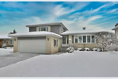 231 N Flora Parkway, Addison, IL 60101 - Photo 1