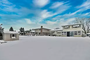 231 N Flora Pkwy, Addison, IL 60101 - Photo 35