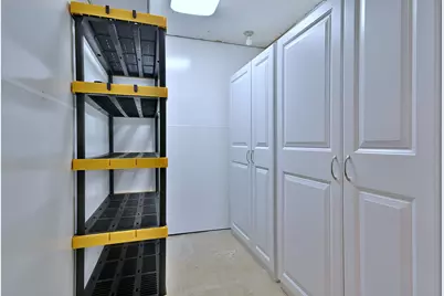 231 N Flora Parkway, Addison, IL 60101 - Photo 33