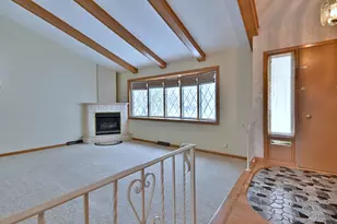 231 N Flora Pkwy, Addison, IL 60101 - Photo 3