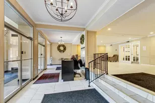 2909 N Sheridan Rd, Chicago, IL 60657 - Photo 13