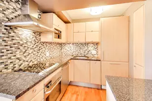 2909 N Sheridan Rd, Chicago, IL 60657 - Photo 3