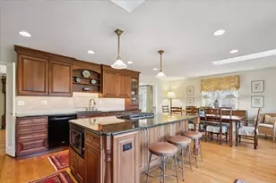 454 W Sheridan Pl, Lake Bluff, IL 60044 - Photo 9