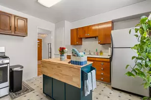 220 Brookwood Dr, Champaign, IL 61820 - Photo 9