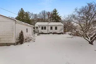 220 Brookwood Dr, Champaign, IL 61820 - Photo 25