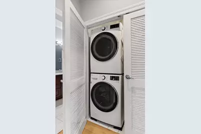 2811 N Bell Avenue #202, Chicago, IL 60618 - Photo 21