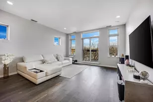 947 W 14th Pl, Chicago, IL 60608 - Photo 5