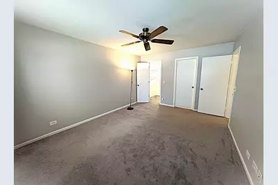 205 Glasgow Lane #V1, Schaumburg, IL 60194 - Photo 13