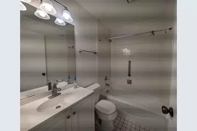 205 Glasgow Lane #V1, Schaumburg, IL 60194 - Photo 19