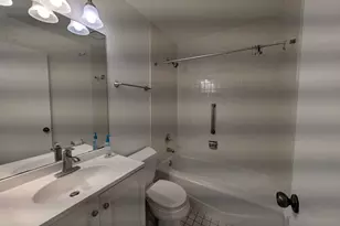 205 Glasgow Ln, Schaumburg, IL 60194 - Photo 19