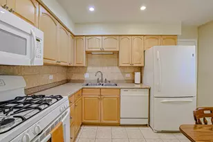 1430 Sandstone Dr, Wheeling, IL 60090 - Photo 7