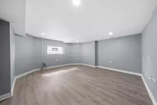 7716 S Kingston Ave, Chicago, IL 60649 - Photo 17