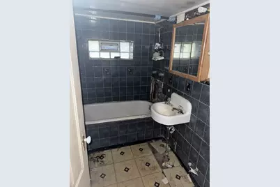 951 N Trumbull Avenue, Chicago, IL 60651 - Photo 17