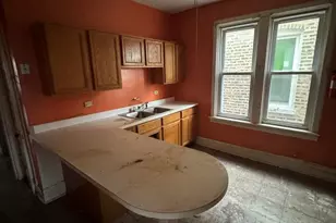 951 N Trumbull Ave, Chicago, IL 60651 - Photo 9