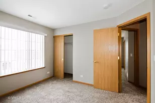 346 Evergreen Cir, Gilberts, IL 60136 - Photo 9