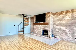 5600 Hillcrest Ln, Lisle, IL 60532 - Photo 9