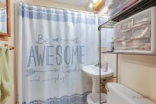 325 Fairlawn Dr, Round Lake Park, IL 60073 - Photo 9