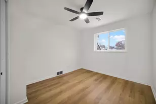 137 Julie Dr, Glenview, IL 60025 - Photo 25