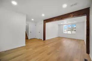 137 Julie Dr, Glenview, IL 60025 - Photo 15