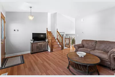 202 Parkwood Drive, Streamwood, IL 60107 - Photo 11