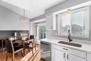 202 Parkwood Dr, Streamwood, IL 60107 - Photo 13