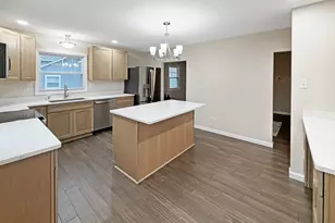 2128 Lancaster Heights Rd, Freeport, IL 61032 - Photo 7