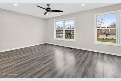 5541 E Celebrity Circle, Hanover Park, IL 60133 - Photo 19