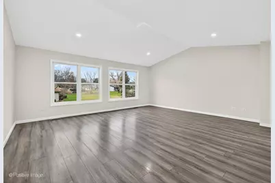 5541 E Celebrity Circle, Hanover Park, IL 60133 - Photo 15