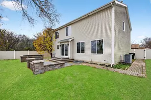 5541 E Celebrity Cir, Hanover Park, IL 60133 - Photo 37