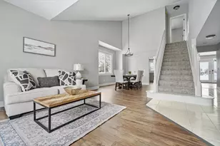 10 Prenzler Dr, Bloomington, IL 61704 - Photo 5