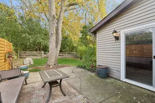 323 Morningside Dr, Bloomingdale, IL 60108 - Photo 5