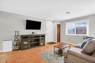 1802 Beck Dr, Urbana, IL 61802 - Photo 5