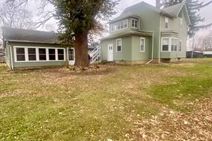 365 4th Ave S, Saint Anne, IL 60964 - Photo 5