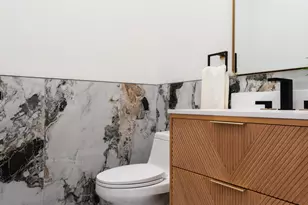 1018 N Princeton Ave, Villa Park, IL 60181 - Photo 9