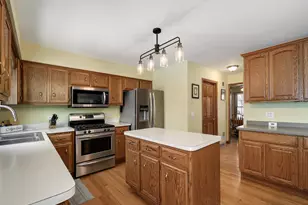 3431 Charlemaine Dr, Aurora, IL 60504 - Photo 9