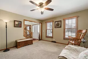 3431 Charlemaine Dr, Aurora, IL 60504 - Photo 5