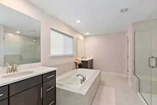 1119 Glengary Cir, Crystal Lake, IL 60012 - Photo 13