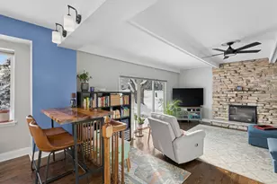 635 E Golf Rd, Libertyville, IL 60048 - Photo 9