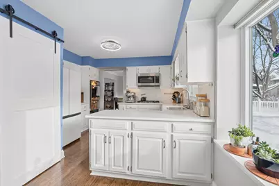 635 E Golf Road, Libertyville, IL 60048 - Photo 7