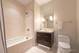 118 E Erie St, Chicago, IL 60611 - Photo 27