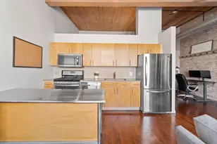 2333 W St Paul Ave, Chicago, IL 60647 - Photo 11