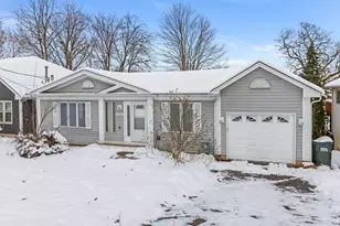 338 Hiawatha Dr, Lake in the Hills, IL 60156 - Photo 49