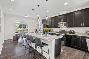 2548 Huntleigh Ln, Woodridge, IL 60517 - Photo 3