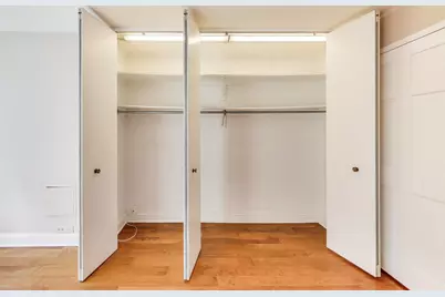 1560 N Sandburg Terrace #510, Chicago, IL 60610 - Photo 17