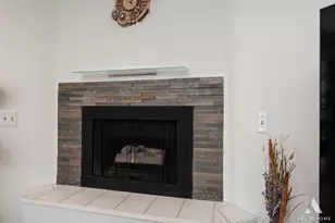 805 Leicester Rd, Elk Grove Village, IL 60007 - Photo 11