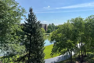 805 Leicester Rd, Elk Grove Village, IL 60007 - Photo 25