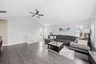 2413 Dickens Dr, Aurora, IL 60503 - Photo 9