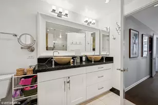 160 E Illinois St, Chicago, IL 60611 - Photo 13