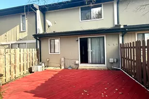 13 Pioneer Park Pl, Elgin, IL 60123 - Photo 21