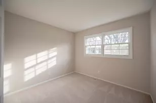 266 Dartmoor Dr, Crystal Lake, IL 60014 - Photo 9